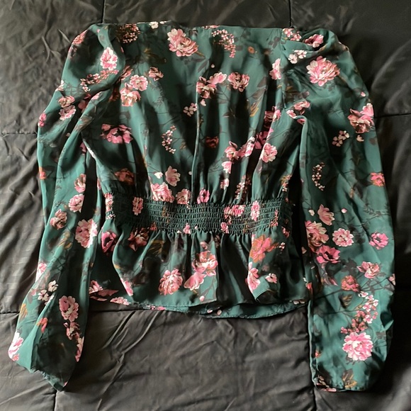 Lini puff sleeve floral smocked blouse - Picture 8 of 11